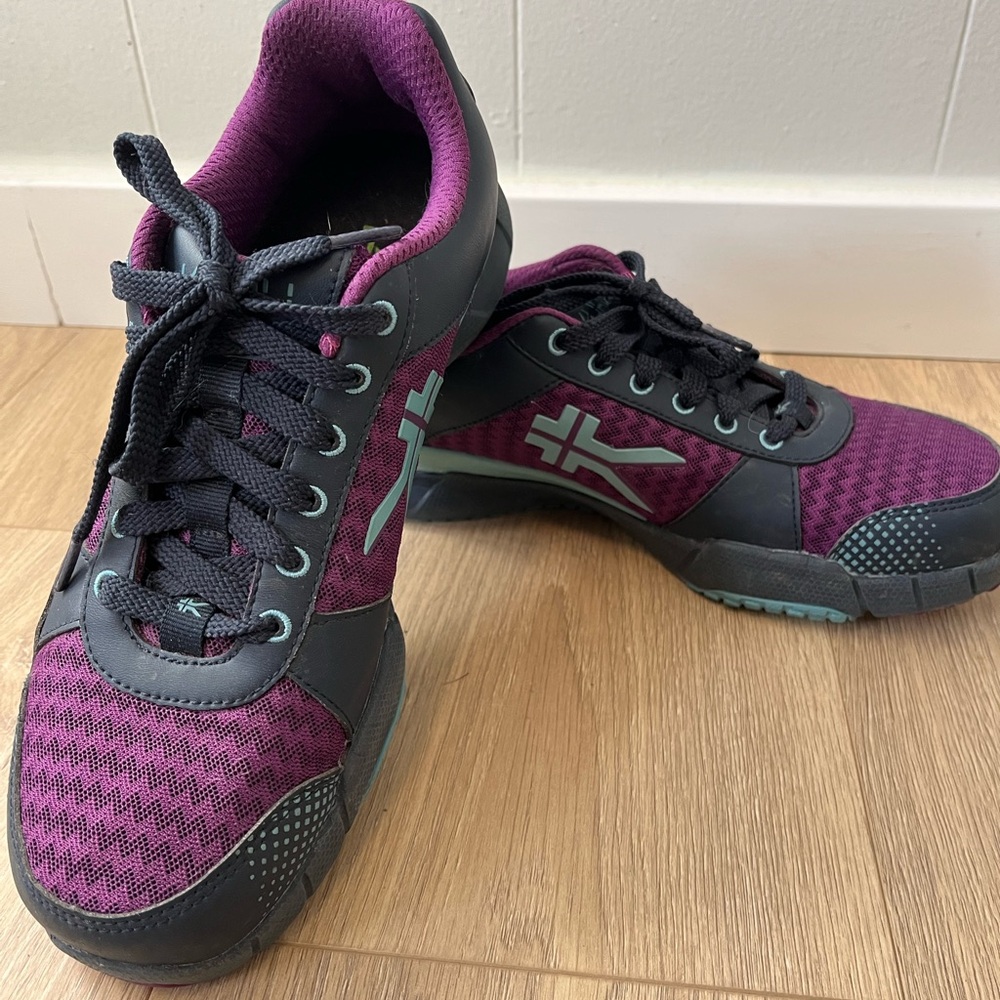 Kuru Quantum women’s size 9